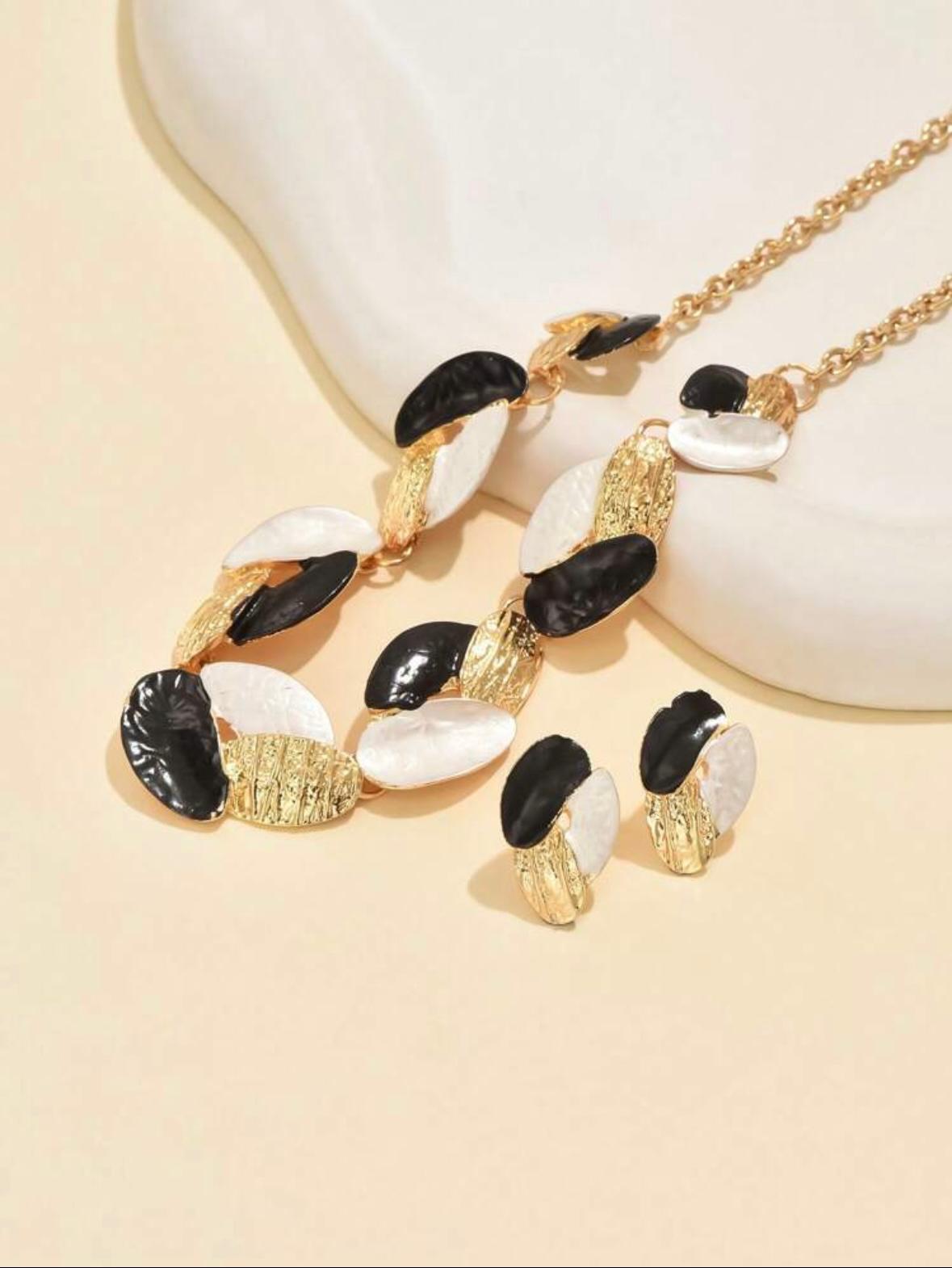 Celebrity Collection: Elegant Three-Tone Leaf Necklace and Earring Set"