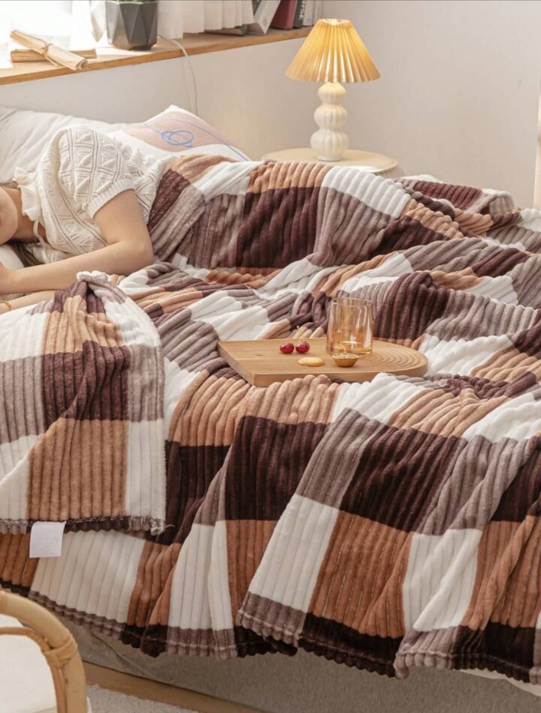 Lightweight Cozy Harmony Multicolor Blanket (220×240 cm)